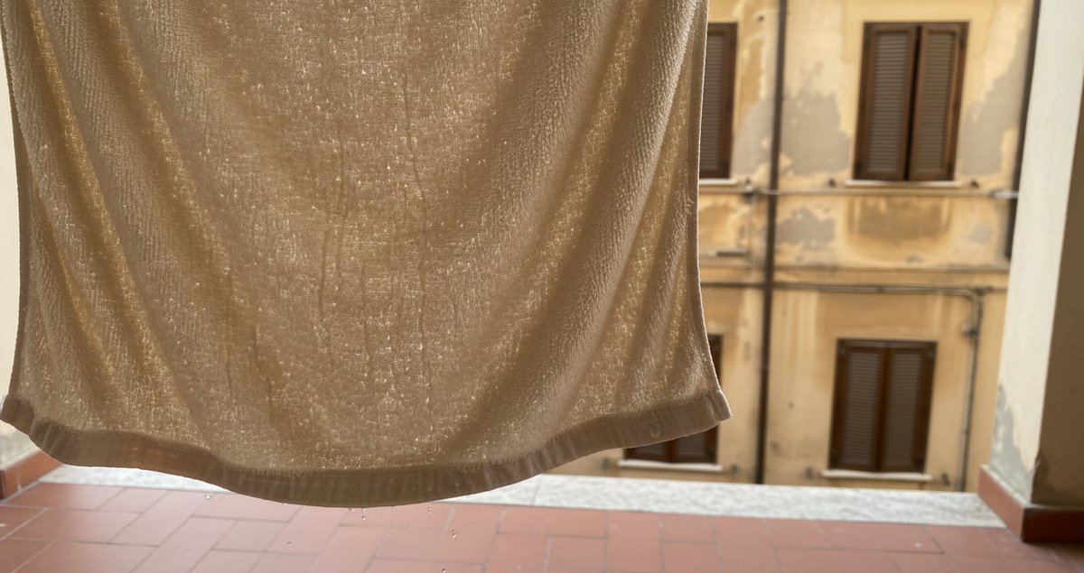 perche-lasciare-bucato-nella-lavatrice-odori-restano